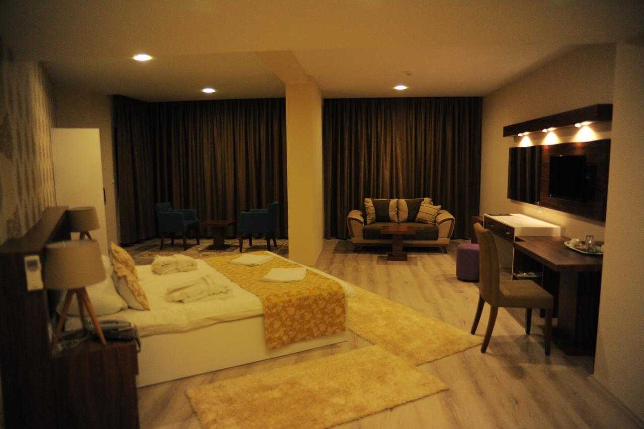 Maykon Hotel Civril  Стая снимка